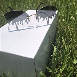 NWT- Black Dripping sunglasses